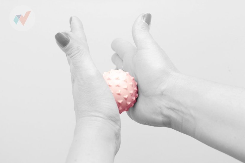 FyzioFlex Peanut Ball - malá masážna loptička - ružová