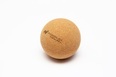FyzioFlex Fascia Ball - korkový masážní míček vhodný pro jógu