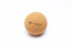 FyzioFlex Fascia Ball - korkový masážní míček vhodný pro jógu