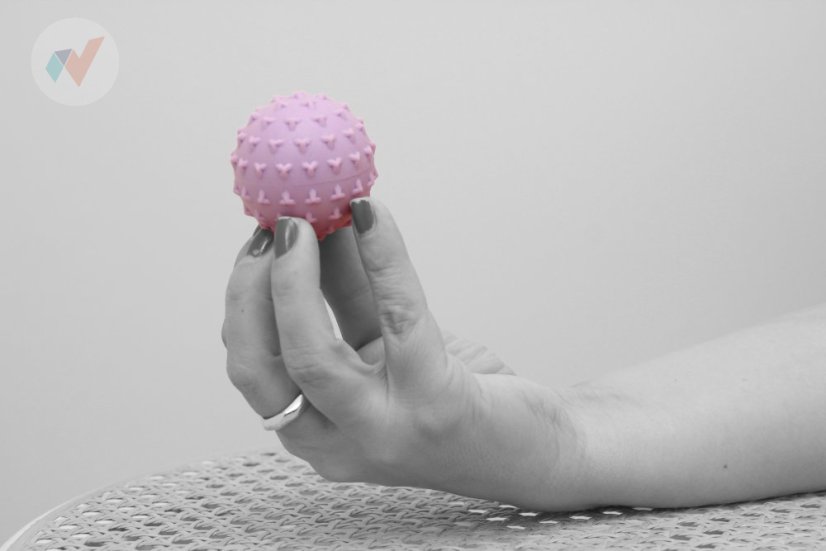 FyzioFlex Peanut Ball - malá masážna loptička - ružová